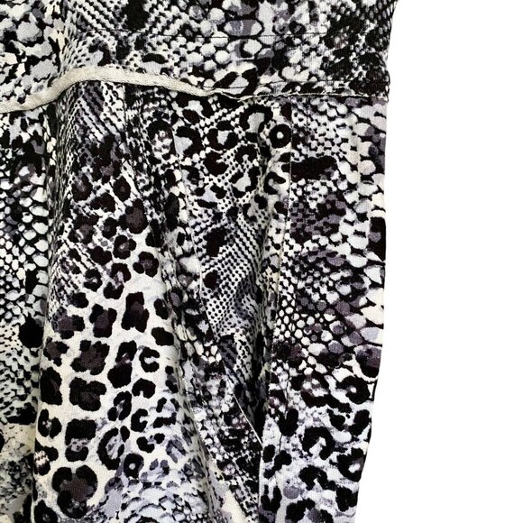 Skinnygirl Women's Plus Size Snake Print Joggers Pants With Pockets 2X NEW - Picture 6 of 11